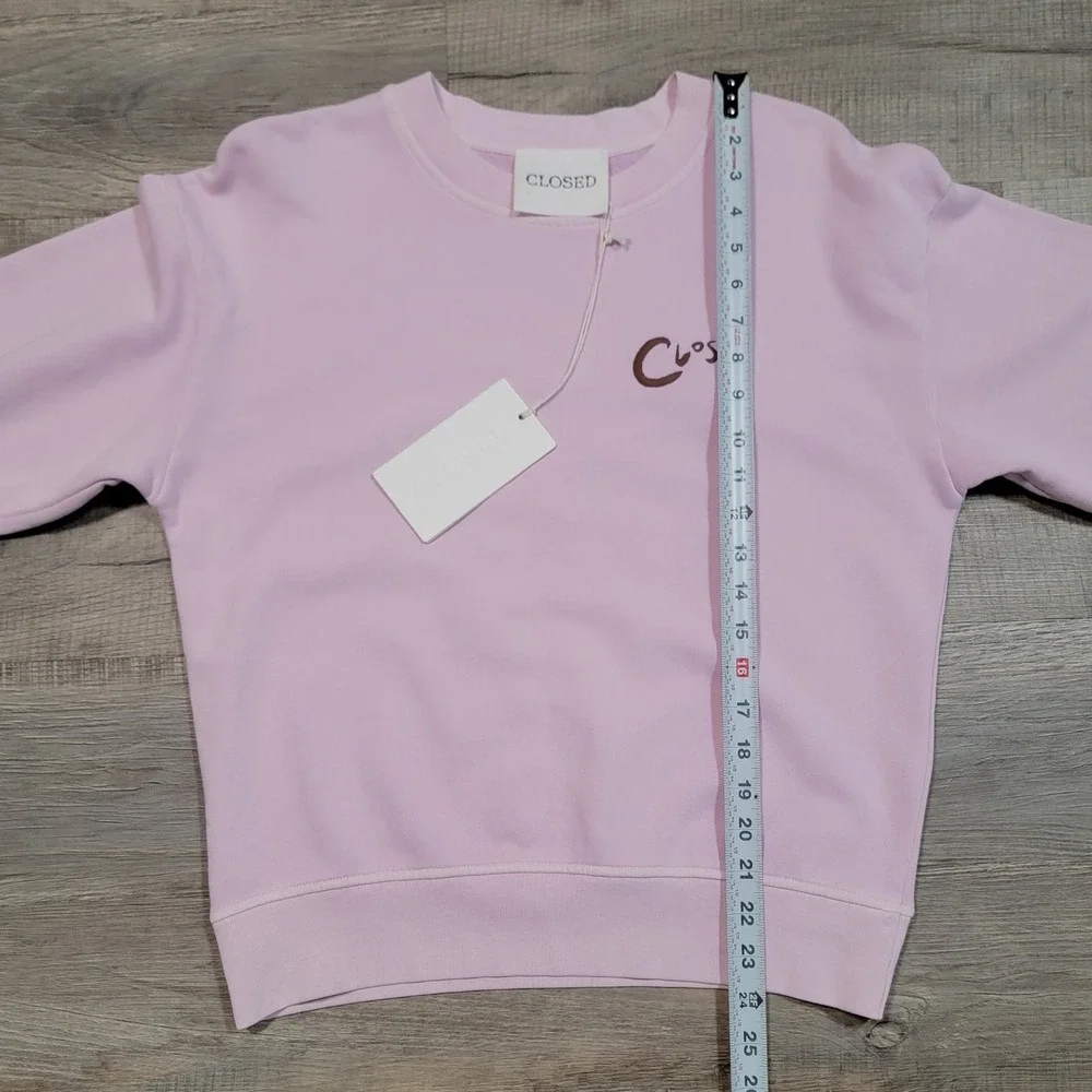 NWT Closed Pink Embroidered Logo Crew Neck Sweatshirt‎ Size Small Oyster